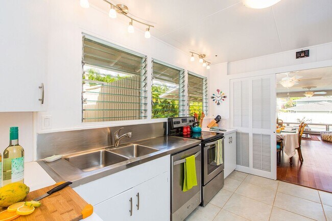 Photo - 1420 Pueo St