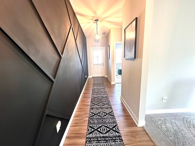 Photo - Furnished House in Avon