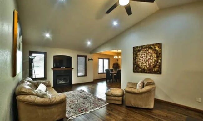 Photo - 105 S Country Club Ave