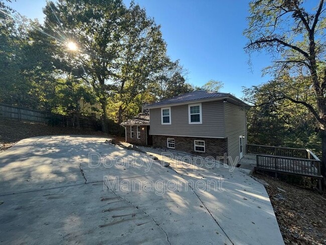 Photo - 6619 Fairview Rd