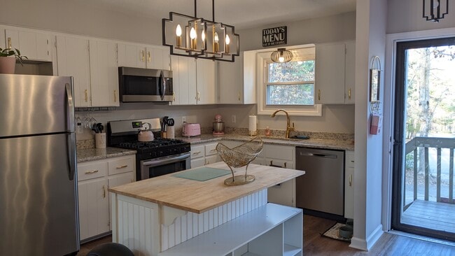 Photo - 4700 Cornwall Pl