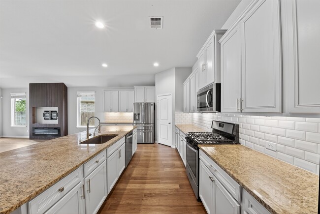 Photo - 18102 Humber River Ln