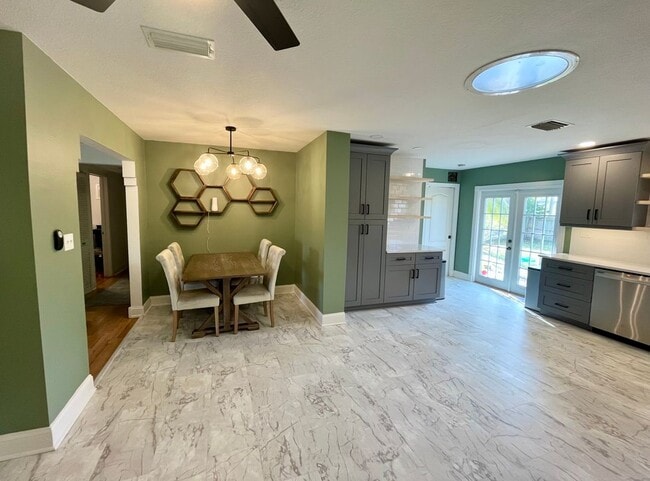 Photo - 6326 8th Ave N