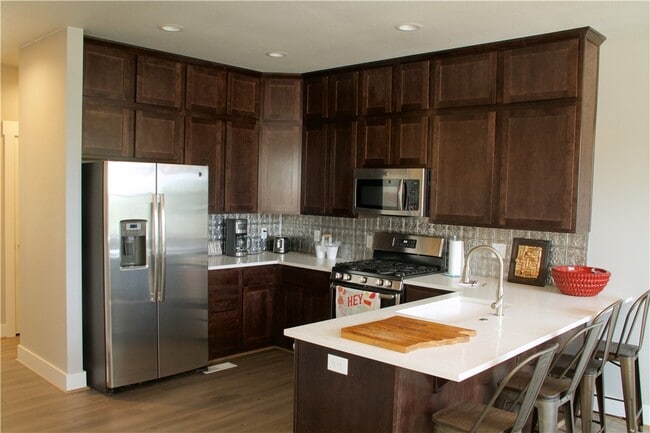 Photo - 1567 Brooks Ave