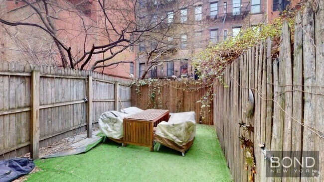 Building Photo - 450 W 50th St Unit 1W Rental