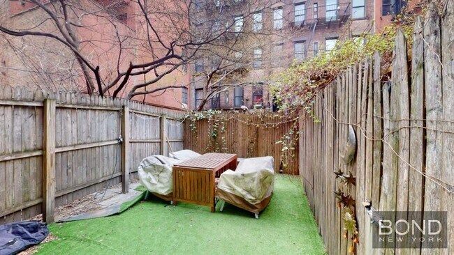 Photo - 450 W 50th St Apartamento Unidad 1W