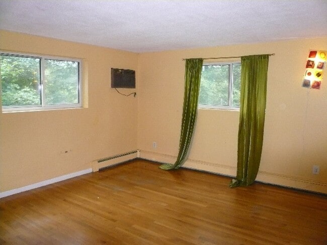 Photo - 2Br/1.5Bth in Newton! Charles River trails, AC, parking included, H/HW included!
