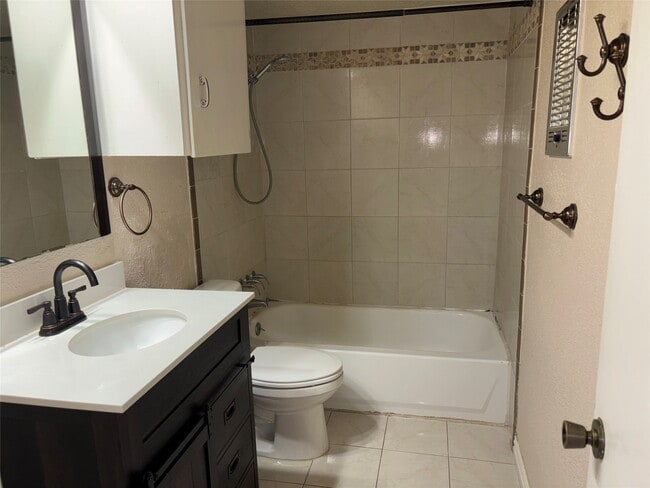 Photo - 7714 Renwick Dr Unit True