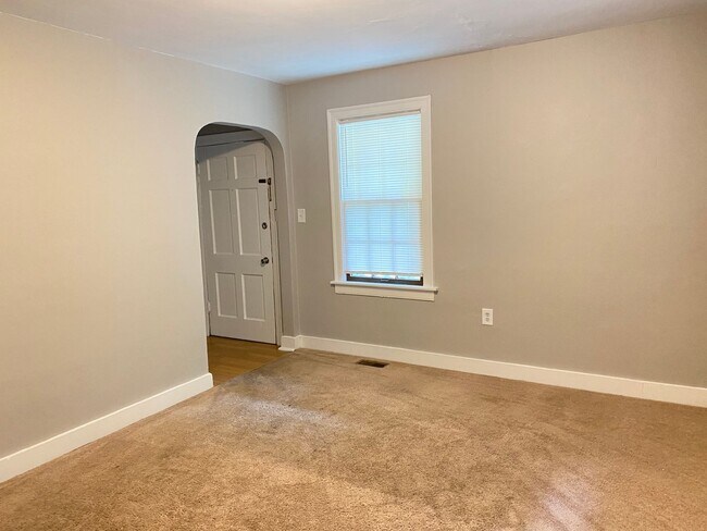 Photo - Great location 2 bedroom 1 bath home near ...