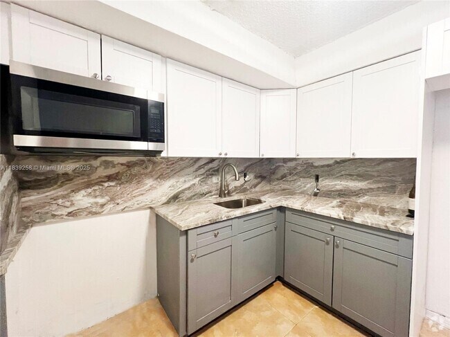Building Photo - 65 NE 59th St Unit 1 Rental