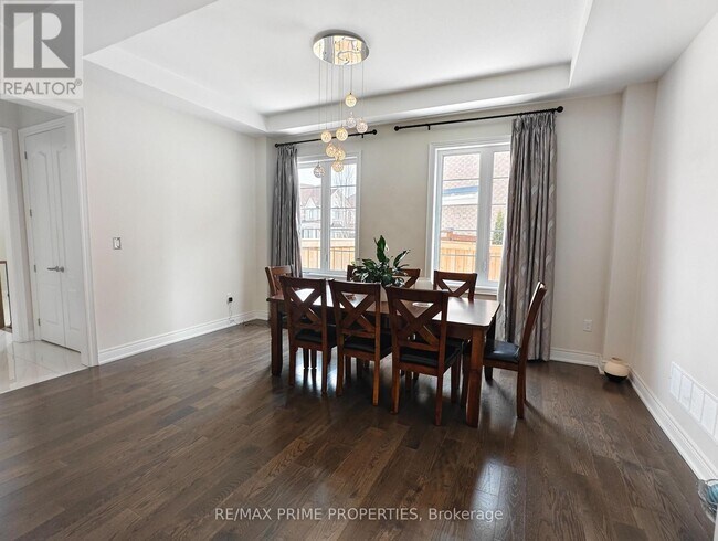 Photo - 853 Harry Douglas St