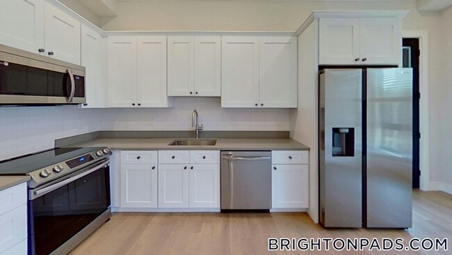 Building Photo - 36 Colborne Rd