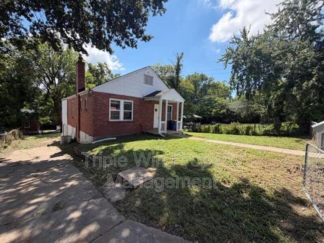 Photo - 8126 Albin Ave