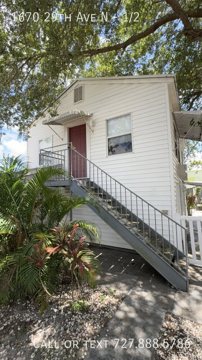 1670 29th Ave N Unit 1/2