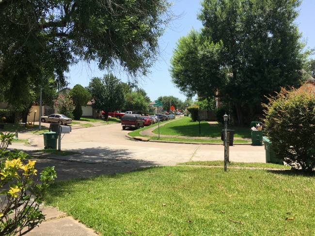 Photo - 12704 Hollandale Dr