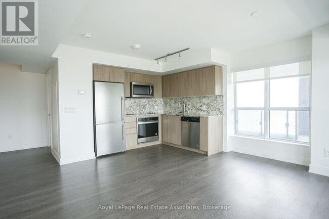 Photo - 5 Mabelle Ave Unit 1828