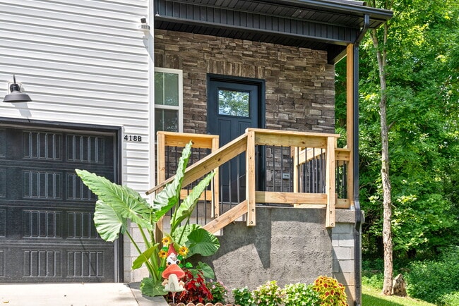 Photo - 418 Oak St