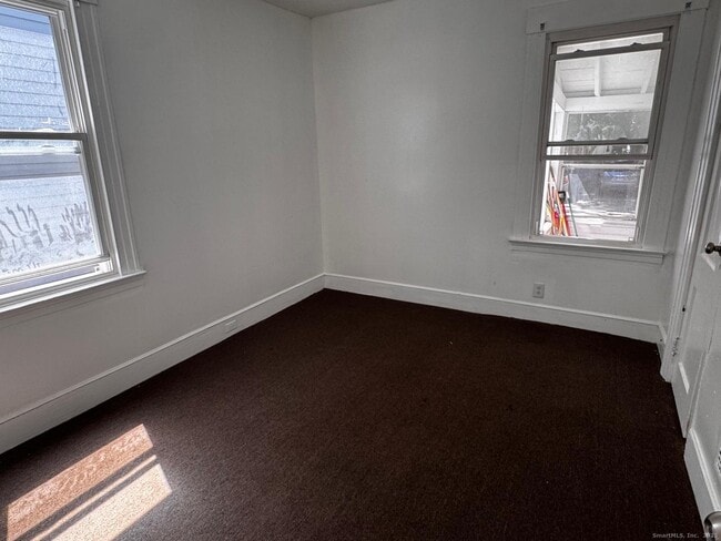 Photo - 42 Bassett St