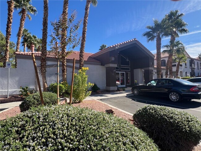 Building Photo - 700 Carnegie St Unit 2112