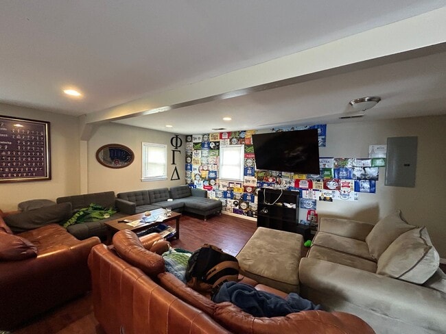 205 Waller Ave