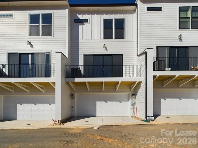 Building Photo - 15337 Ballancroft Pkwy