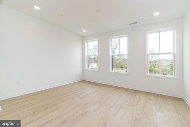 Photo - 105 Brianna Ct