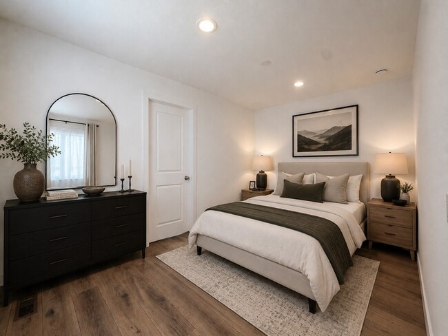 Photo - 2060 N Center St