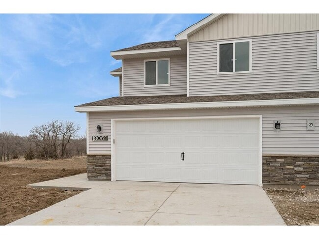 Photo - 18061 Walnut Circle