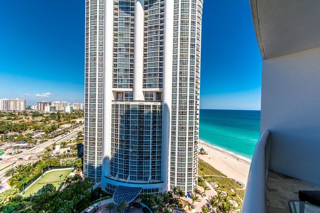 2 Bedroom Golden Ss Ocean Blvd Estates Apartments For Rent Photo 18101 Collins Ave Unit 1903