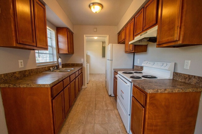 228 E Wilbur Ave