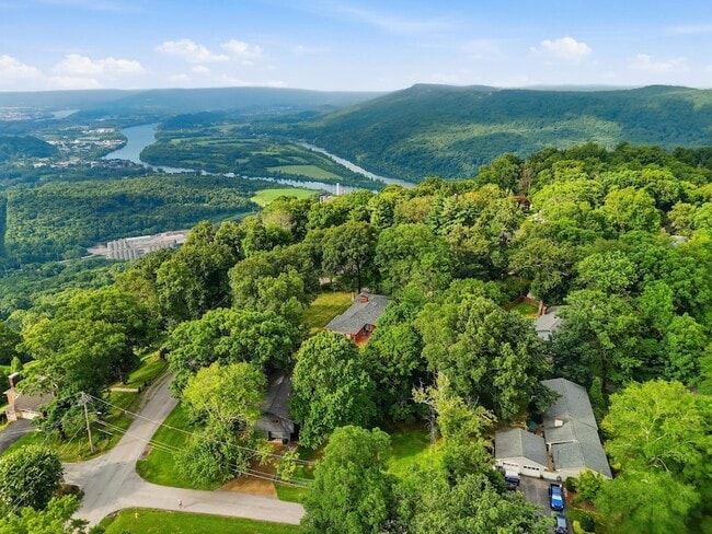 Photo - 205 S Palisades Dr