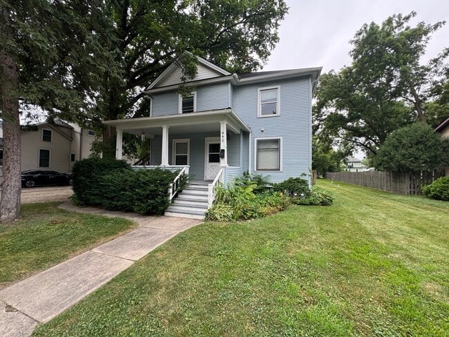 Building Photo - 440 Ingalton Ave