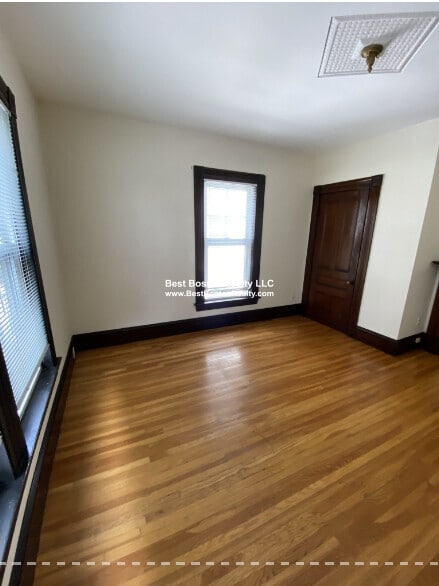 Photo - 211 Holland St Unit 2