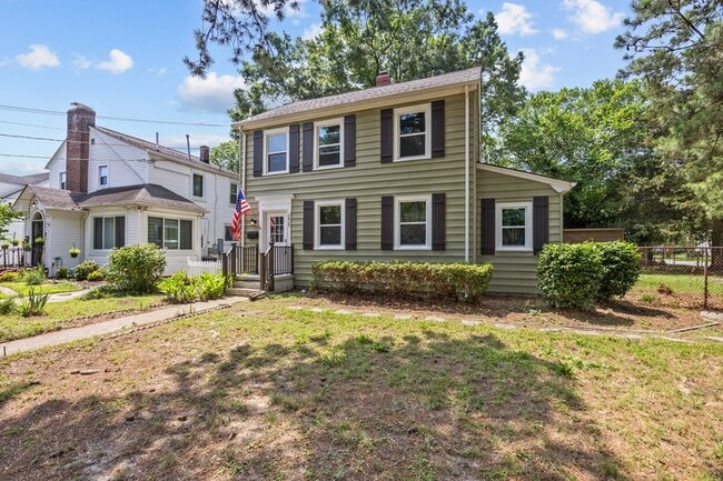 Photo - 1619 Bain St