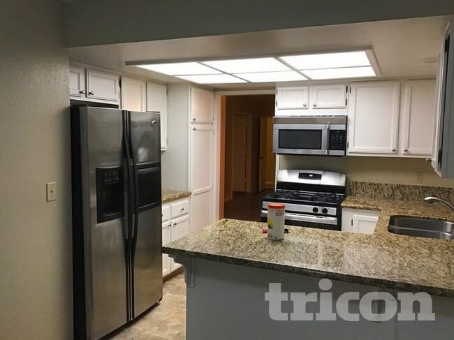 Photo - 2020 Burnside Dr