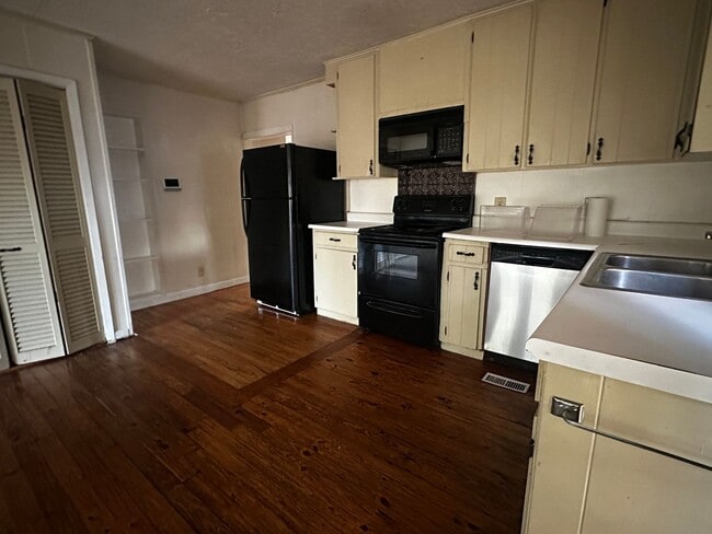 Photo - Jackson Heights - Richmond County