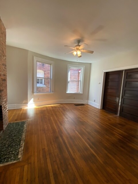 Large living room - 1129 N Euclid Ave Apartments Unit 1