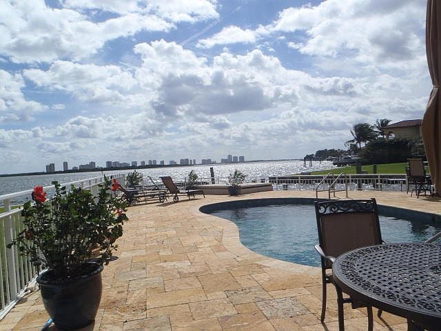 Pool deck - 68 Yacht Club Dr Unit Marina Harbour