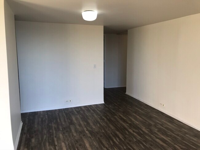 Photo - 3001 S Michigan Ave Unit 23