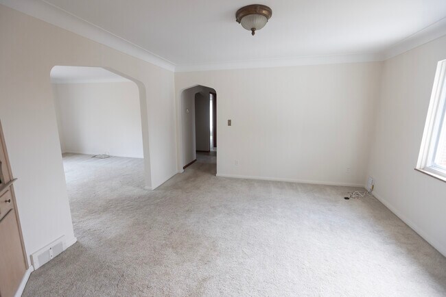 dining room - 751 Harcourt Rd