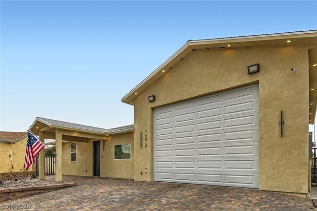 Photo - 7074 Pinebrook Ct