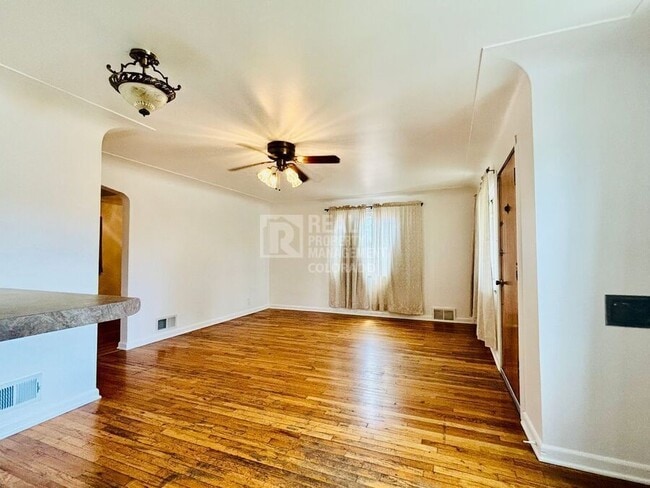 Photo - 1342 Xavier St