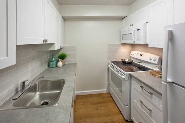 Photo - Lord Simcoe Apartments