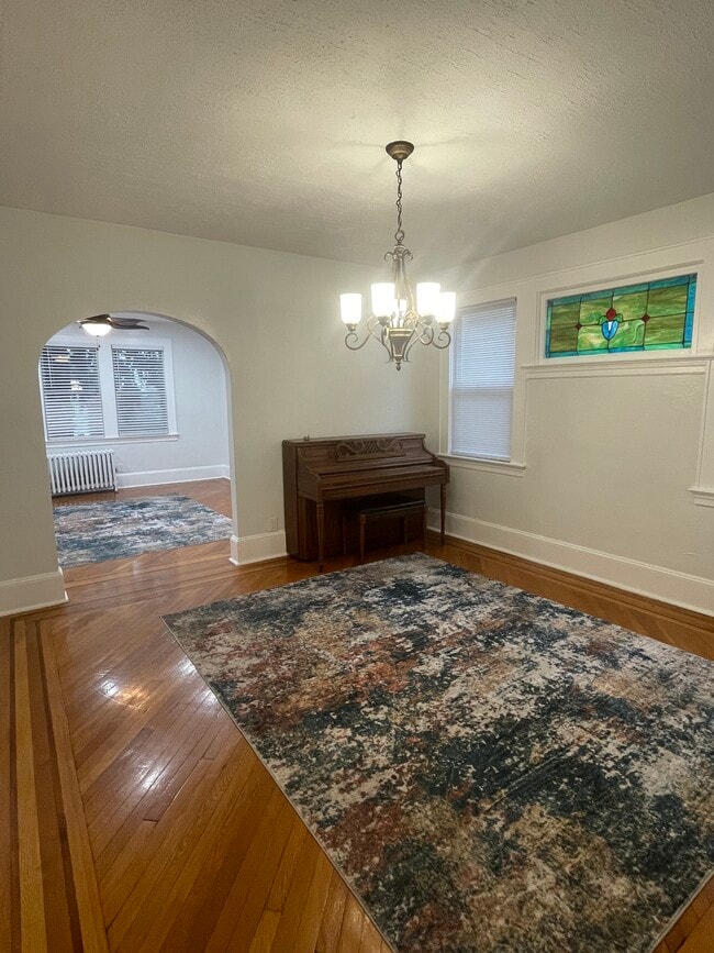 Comedor - 222 Castleton Ave Unidad 1