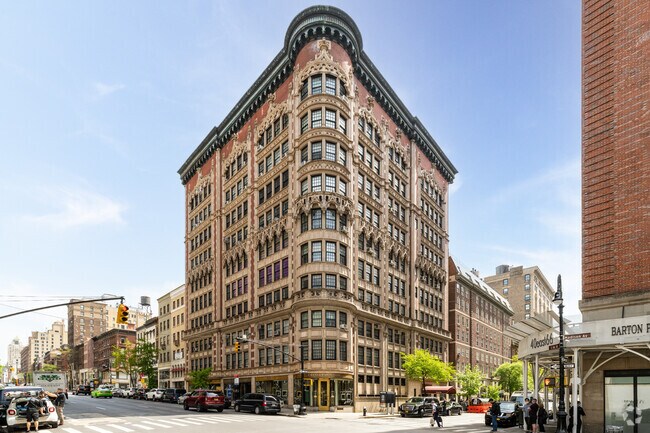 Exterior - 45 E 66th St Apartments