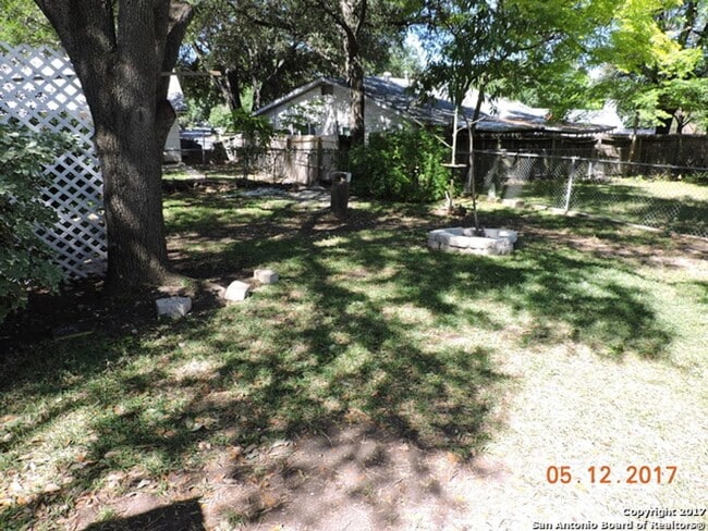 Photo - Charming one story in Rolling ridge subdiv...