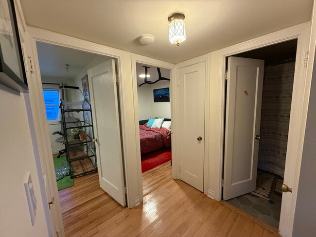 Photo - 688 Montrose Ave