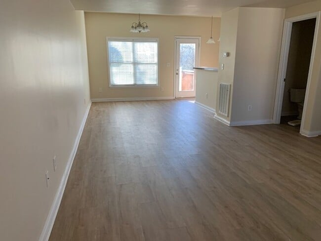 Photo - Spacious 3 bedroom townhouse in Dove Creek Subdivision!        20260504