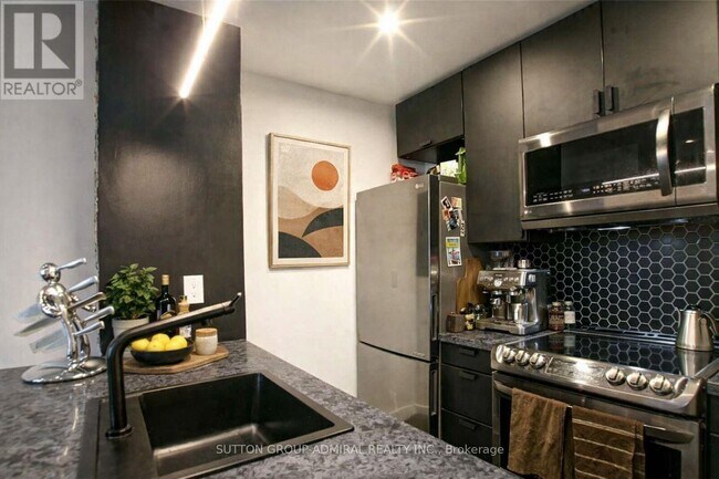 Photo - 177 Logan Ave Unité Main Floor