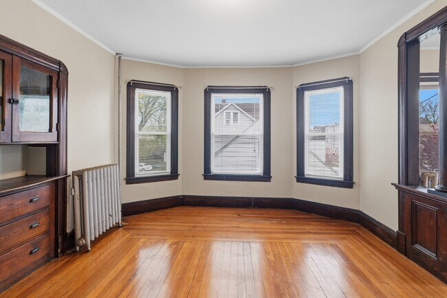 43 Elmdale St Unit 2nd Fl